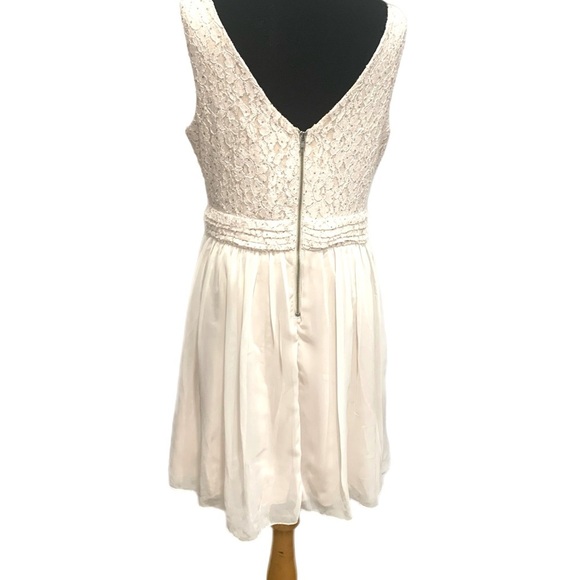 Speechless Blush Dress - Picture 2 of 6